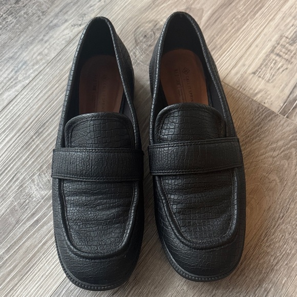 Call It Spring Black Croc-Embossed Loafers - Picture 2 of 7